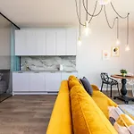 Apartmán Modern Spacious W/ Sea Views