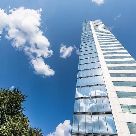 Modern Spacious W/ Sea Views 아파트