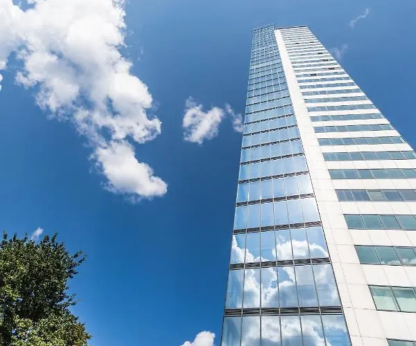 Modern Spacious W/ Sea Views Apartmán